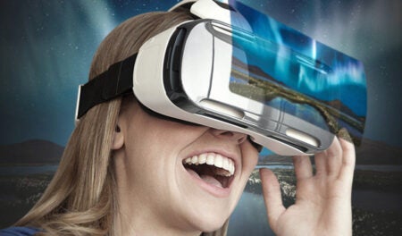 Samsung Gear VR headset now available